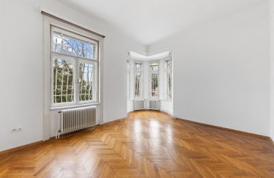 Mansión histórica en venta Währing, Viena, Der Salon mit Erker im Erdgeschoss der Villa