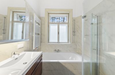 Mansión histórica en venta Währing, Viena, Das Tageslicht-Badezimmer