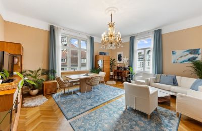 Mansión histórica en venta Währing, Viena, Der freundliche und geräumige Wohnbereich im Obergeschoss