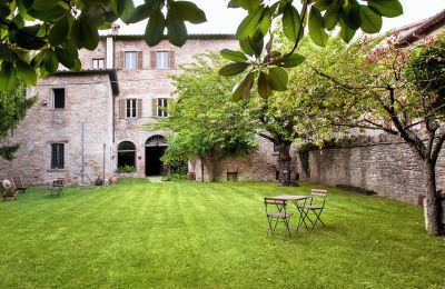 Inmuebles históricos, Palazzo Merletti – Palacio noble del siglo XIV en las Marcas