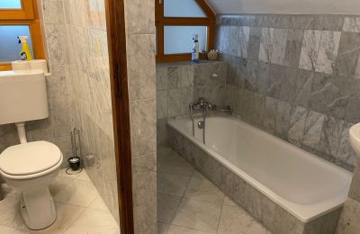 Palacio en venta 84375 Kirchdorf am Inn, Hofmarkstraße 2, Baviera, Einliegerwohnung im EG: Bad und WC (Carrara-Marmor und FBH)