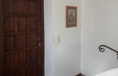 Palacio en venta 84375 Kirchdorf am Inn, Hofmarkstraße 2, Baviera, Treppenhaus: Eingangstür zum 1. Stock