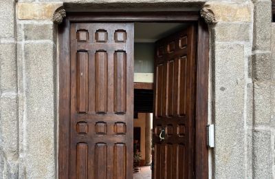 Apartamento en edificio histórico en venta Toledo, Amador de los Ríos 2, Castilla-La Mancha, Entrada
