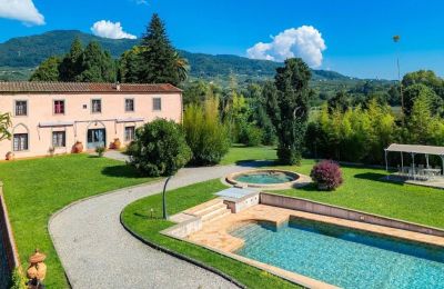 Palacio en venta Capannori, Toscana, Piscina