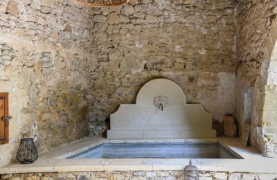 Propiedad histórica Uzès, Occitania
