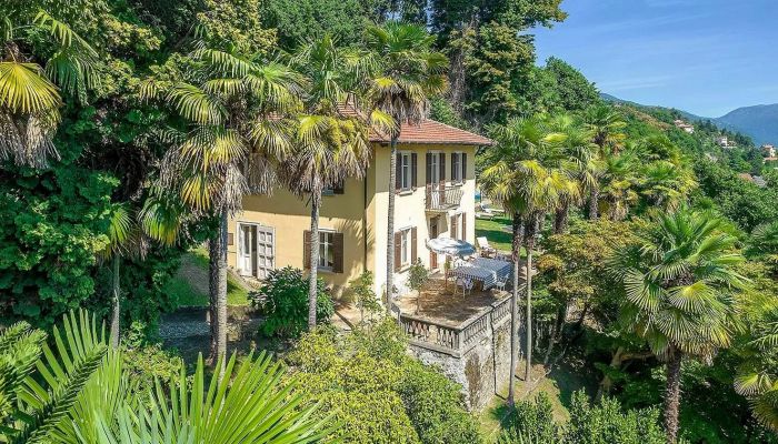 Villa histórica en venta 28824 Oggebbio, Piamonte,  Italia