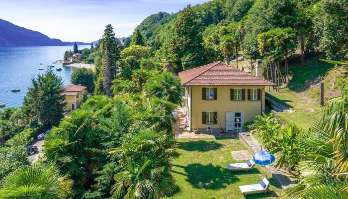 Villa con parque y playa privada en el Lago Mayor