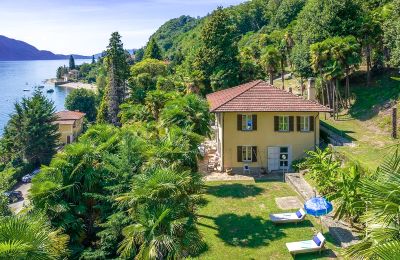 Inmuebles históricos, Villa con parque y playa privada en el Lago Mayor