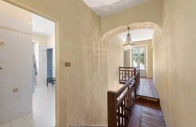 Villa histórica en venta 28824 Oggebbio, Piamonte:  Escalera