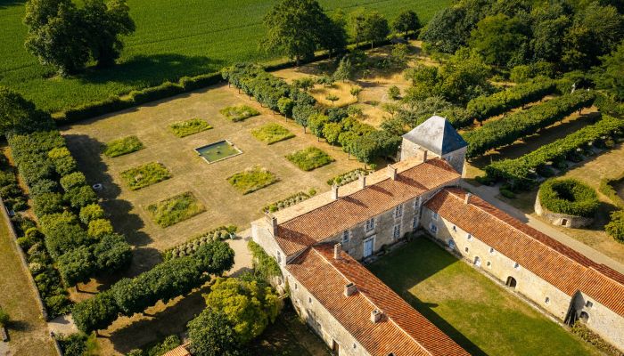Mansión histórica Fontenay-le-Comte, Países del Loira