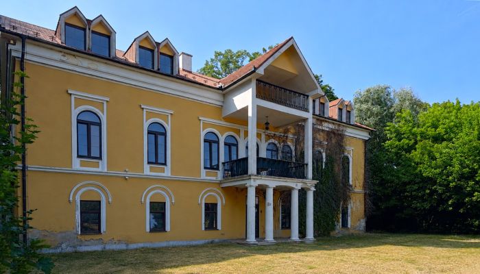 Casa señorial en venta Kovarce, Región de Nitra
