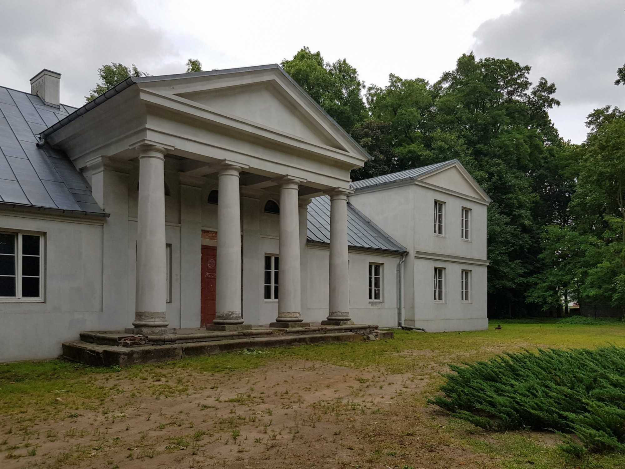 Fotos Partly fixed manor house in Łódź Voivodeship