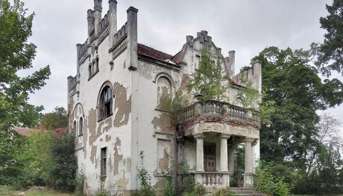 Casa señorial en Piotrowo con parque y dependencias