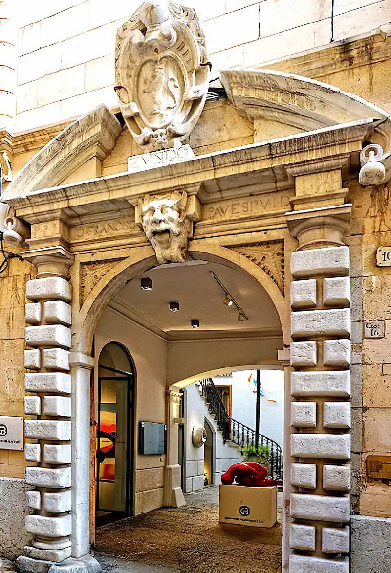 Entrada Art Palace Galería Gerhardt Braun Palma