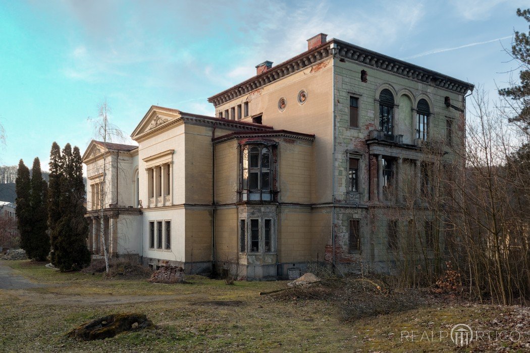 Sanierungsbedürfte Fabrikantenvilla in Tschechien (Mittelböhmen), Bohemia Central