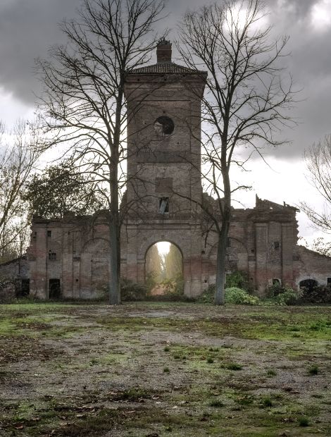 /pp/cc_by_nc_nd/thumb-abandoned-castle-italy.jpg