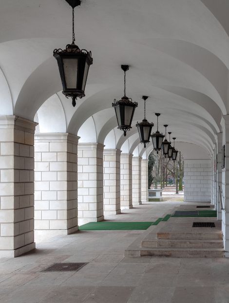/pp/cc_by_nc_nd/thumb-lubomirski-palace-realportico.jpg