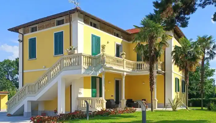 Villa histórica en venta 28040 Lesa, Piamonte,  Italia
