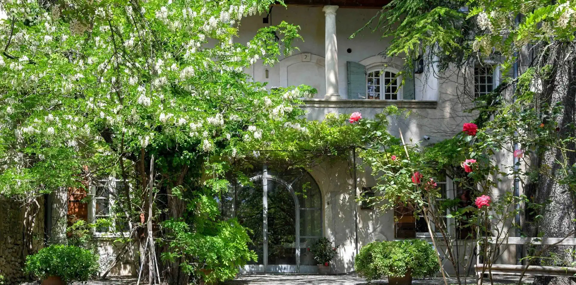 Propiedad en Provenza con jardín y bodega histórica, Francia