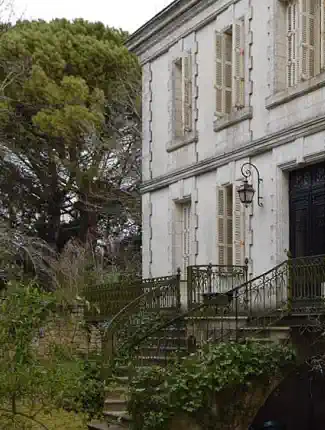 Casa señorial del siglo XIX renovada con vistas al río Charente, a solo 10 km de Angulema, Angoulême, Nueva Aquitania