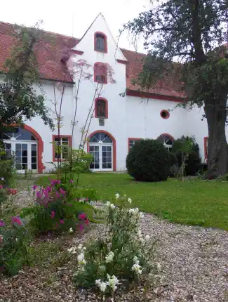 Encantador castillo barroco en Baviera, cerca del lago Brombach