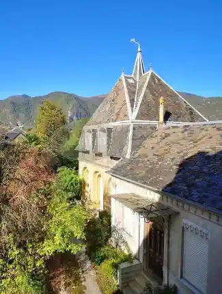 Casa señorial con vistas a la montaña, jardín y elegantes dependencias, Marignac, Occitania