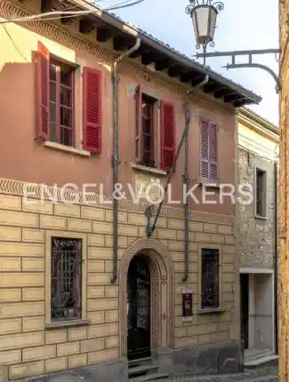 El lugar de nacimiento de Luigi Illica: un legado Art Nouveau en Castell'Arquato, Piacenza, Emilia-Romaña