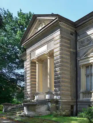 Palacete neoclásico con jardín en una zona urbana consolidada de Koszalin, Koszalin, Pomerania Occidental
