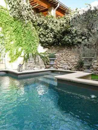 Casa histórica con carácter, jardín privado y estanque, Uzès, Occitania