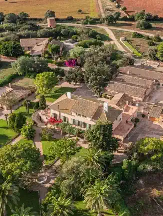 Finca rústica del siglo XV con villa y 142 hectáreas - Llucmajor, sur de Mallorca