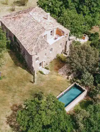 Mas renovado en entorno privado con parque y piscina – Clasificación energética A, Uzès, Occitania