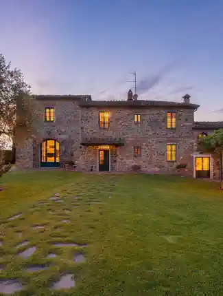 Propiedad excepcional con dos villas y alta rentabilidad anual cerca de Florencia, Pistoia, Toscana