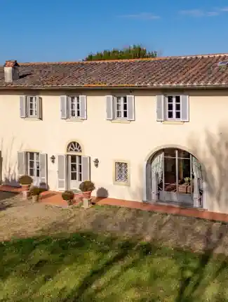 Casa señorial toscana restaurada del siglo XVII con piscina cerca de Pisa y la costa, San Piero a Grado, Toscana