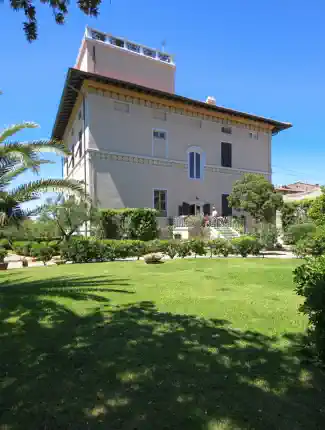 Mansión "Villa Bondi" con vistas al mar en Marina di Pisa, Marina di Pisa, Toscana