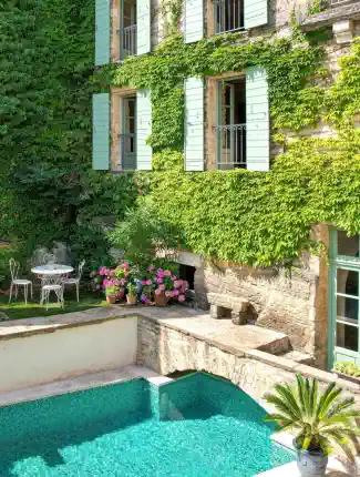 Residencia burguesa cerca de Uzès del siglo XVI y XIX con jardín y piscina, Uzès, Occitania