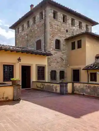 Castillo del siglo XIII con parque privado y piscina panorámica en el corazón del Mugello, Vicchio, Toscana