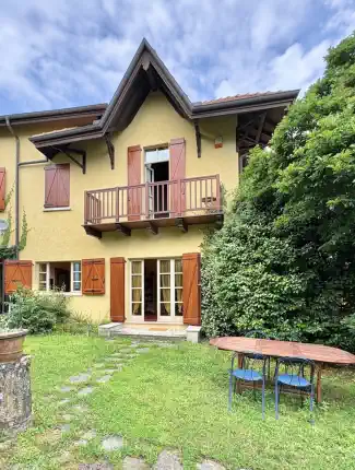 Dos casas con jardín y vistas al lago en Campino, junto al Lago Maggiore, Campino, Piamonte