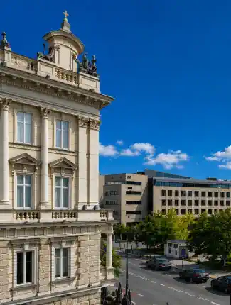 Apartamento de 119 m² en un edificio del siglo XIX en el centro de Varsovia