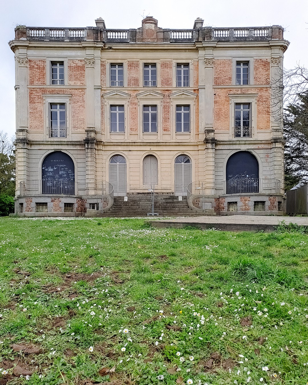Villa Rohannec'h, Parte trasera